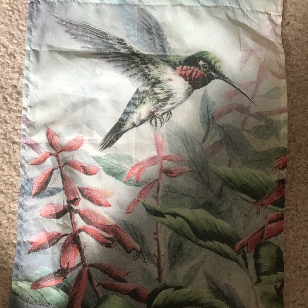 13 new or like new garden flags, various styles and holidays - Picture 6 of 13
